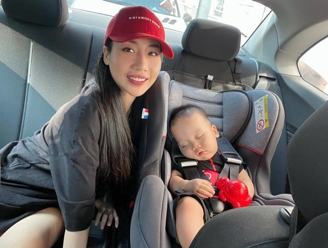 Cuộc sống mẹ con hằng bingboong ở pháp chồng cưng chiều bà nội cực quý cháu - 15