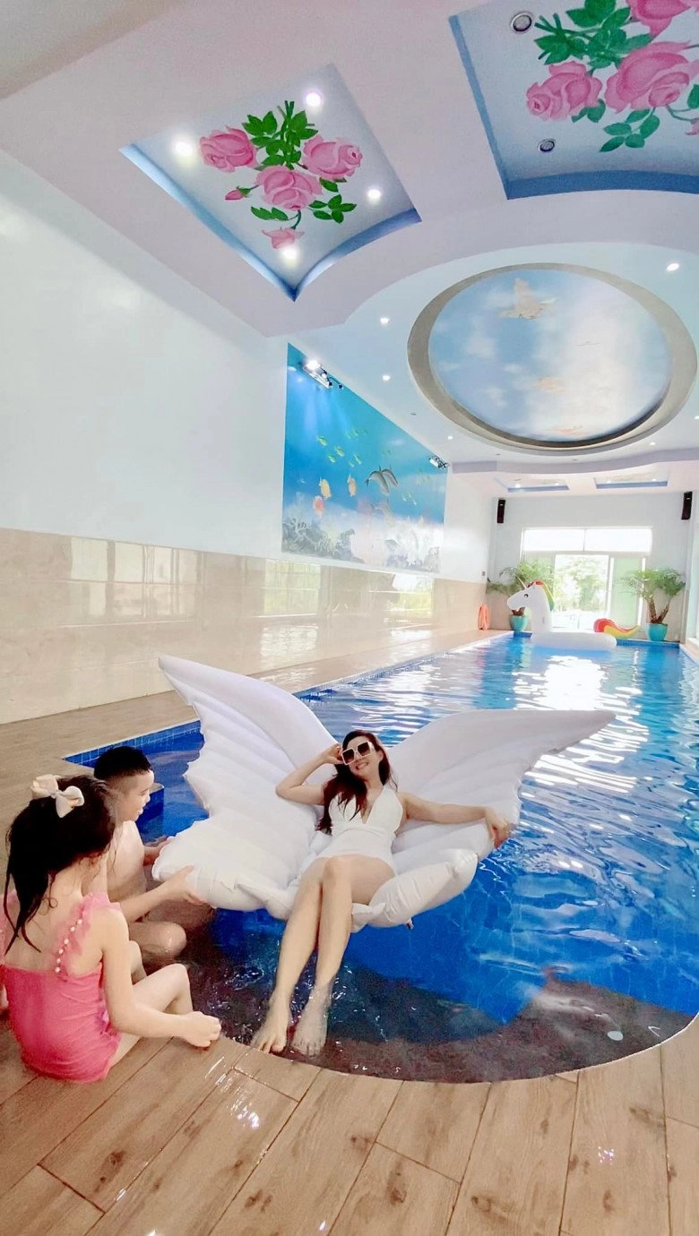 Cuộc sống sang chảnh của 3 con vy oanh trong biệt thự 3000m2 chạy mỏi chân không hết chỗ chơi - 6