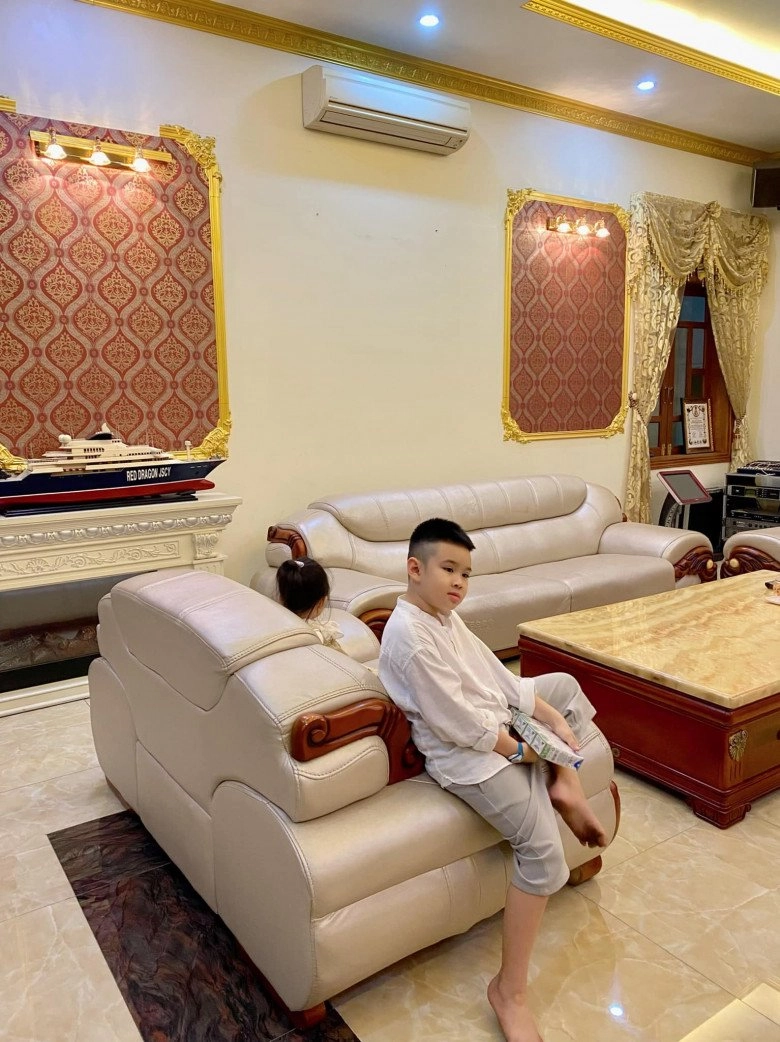 Cuộc sống sang chảnh của 3 con vy oanh trong biệt thự 3000m2 chạy mỏi chân không hết chỗ chơi - 11