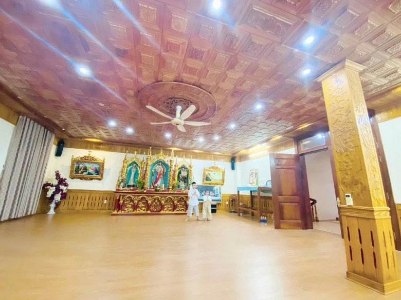 Cuộc sống sang chảnh của 3 con vy oanh trong biệt thự 3000m2 chạy mỏi chân không hết chỗ chơi - 16