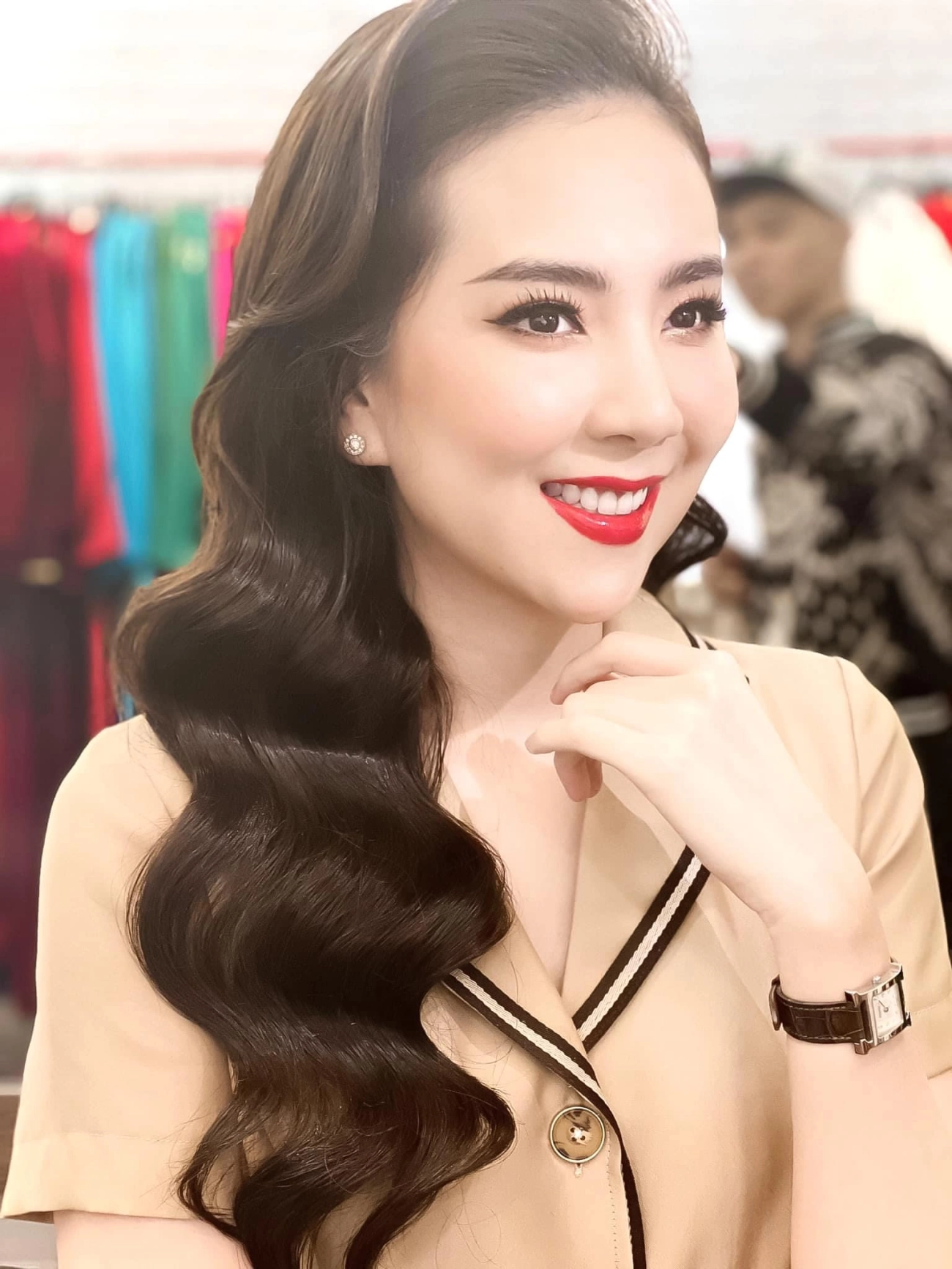 Cuối cùng mc xinh đẹp nhất nhì vtv cũng hé lộ tuyệt chiêu da căng bóng bất kể máy quay - 2