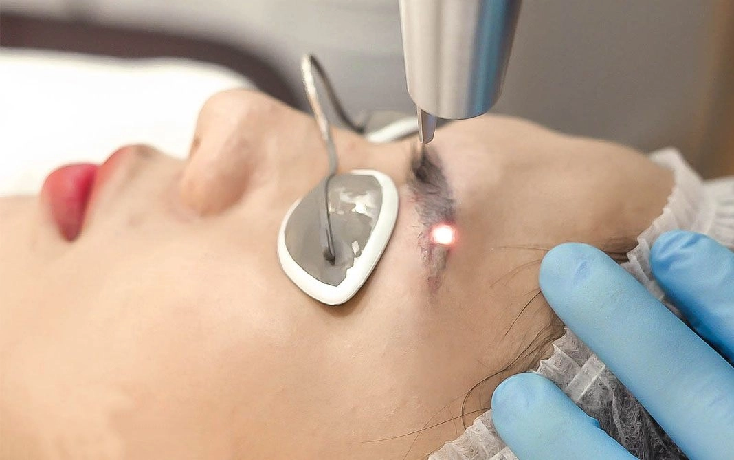 Cười ngả nghiêng với những ca làm chân mày hài hước nhất quả đất - 21
