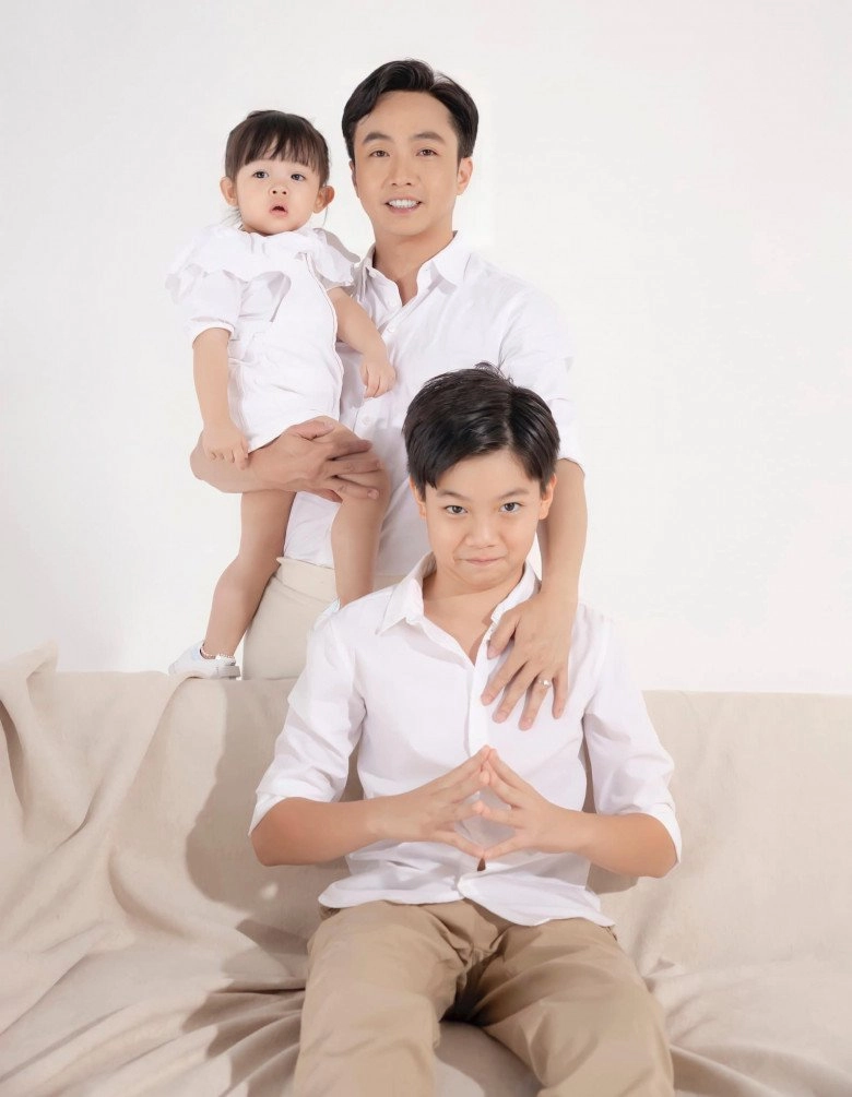 Cường đôla tự nhận gen quá mạnh con trai với hà hồ và con gái với đàm thu trang đều đúc khuôn bố - 1