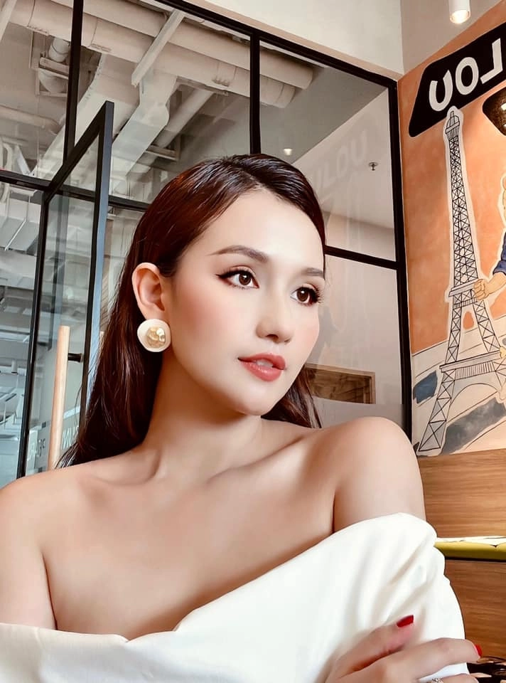 Đại gia kim cương lã thanh huyền tuyển gia sư cho con chưa công khai lương đã ùn ùn người đăng ký - 1