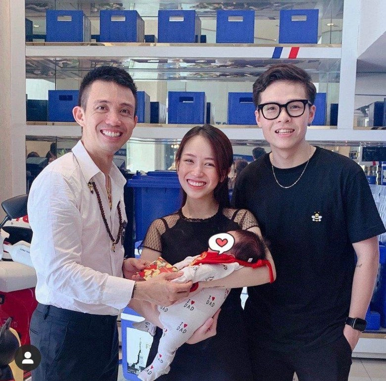 Đại gia minh nhựa 39 tuổi có 2 cháu ngoại sợ bị hiểu lầm là bố bế con vì quá trẻ - 4