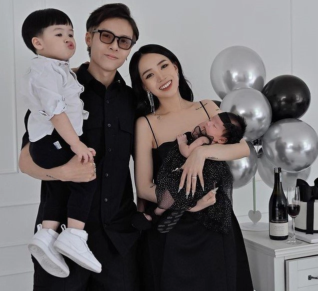 Đại gia minh nhựa 39 tuổi có 2 cháu ngoại sợ bị hiểu lầm là bố bế con vì quá trẻ - 11