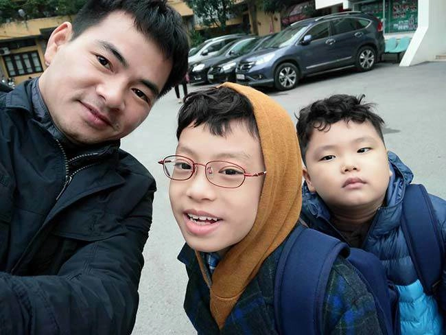 Đại gia nhà 400 tỷ đánh con gái bầm chân xuân bắc sẵn sàng dùng roi nếu con làm sai - 4