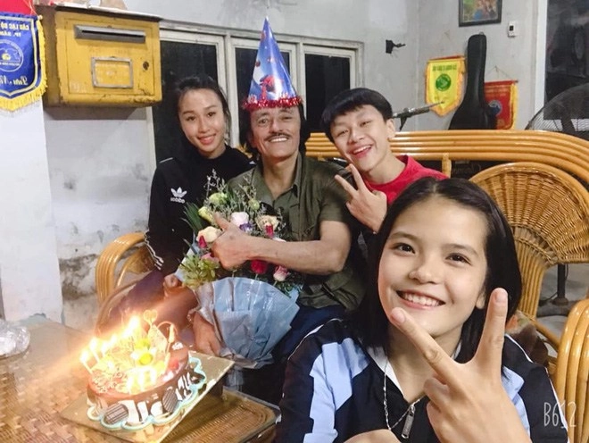 Đại gia nhà 400 tỷ đánh con gái bầm chân xuân bắc sẵn sàng dùng roi nếu con làm sai - 6