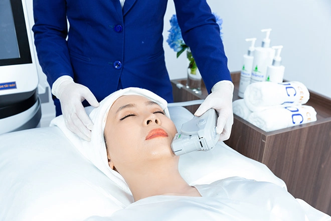 Đại tiểu thư minh châu trong hướng dương ngược nắng bất ngờ đi thẩm mỹ viện làm đẹp - 4