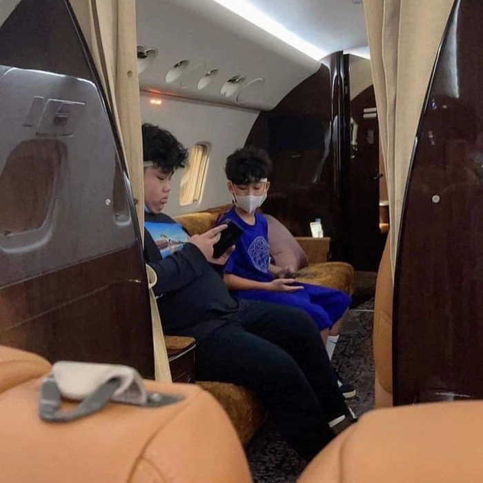 Đàm thu trang chiều con làm rạp chiếu phim trong nhà đại gia nhà 400 tỷ xây hẳn villa riêng - 14