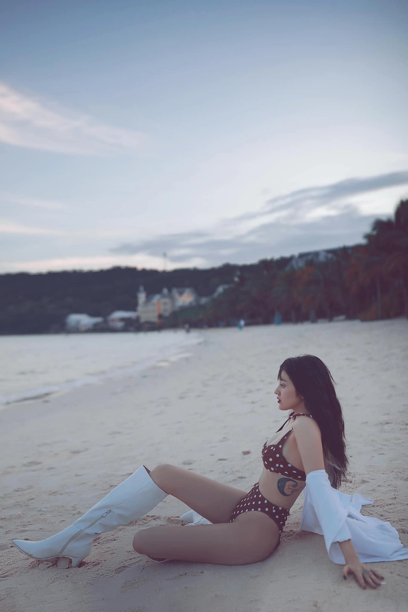 Dặn fan đeo khẩu trang nhưng bảo anh lại diện thả cửa khoe ngực đầy và eo con kiến - 5