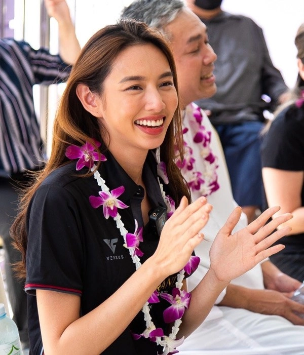 Dân mạng thắc mắc vòng một của hh thuỳ tiên là thật hay giả fan vào trả lời xuất sắc - 9