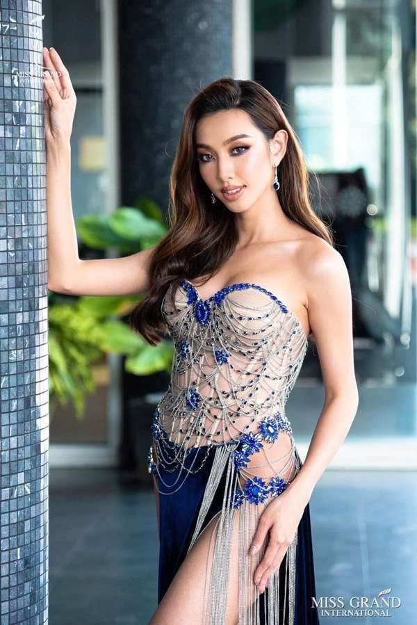 Dân mạng thắc mắc vòng một của hh thuỳ tiên là thật hay giả fan vào trả lời xuất sắc - 14