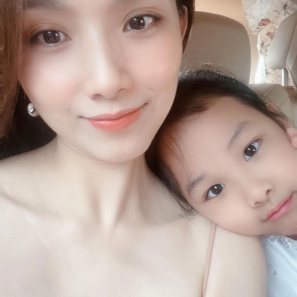 Đăng quang hơn 13 năm nàng hậu này giờ đây mới dám đi tiêm cằm - 13