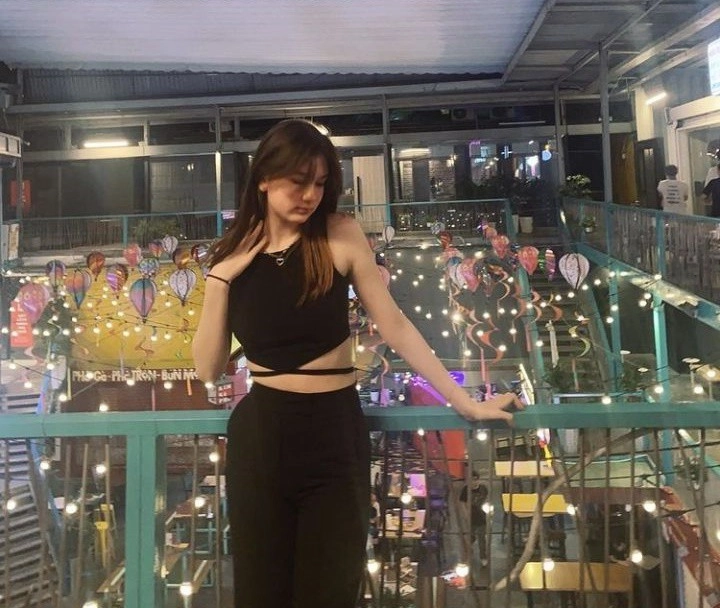 Đặng văn lâm thân thiết bên cô gái lạ hóa ra là em gái hotgirl 15 tuổi cao 1m8 - 5