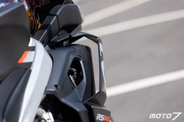 Đánh giá chi tiết aprilia rs660 supersport hạng trung đáng quan tâm - 4