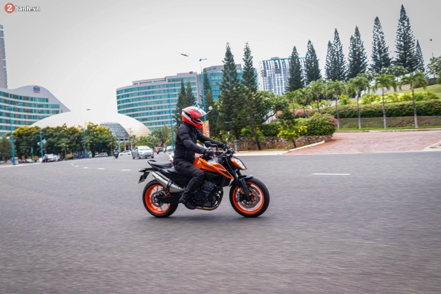 Đánh giá ktm 790 duke - 4 chiếc xe trong 1 thân xác siêu nhẹ - 3