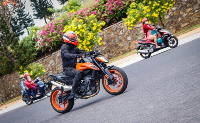 Đánh giá ktm 790 duke - 4 chiếc xe trong 1 thân xác siêu nhẹ - 10