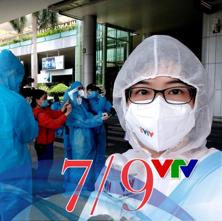 Danh tính nữ mc vtv tác nghiệp giữa tâm bão noru 365 ngày đi làm hiếm hoi mặc đẹp - 10