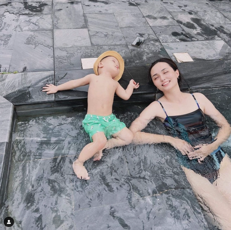 Đầu tư hàng hiệu mạnh tay chị gái công chúa béo quỳnh anhăn diện sang xịn ăn đứt cô em - 12
