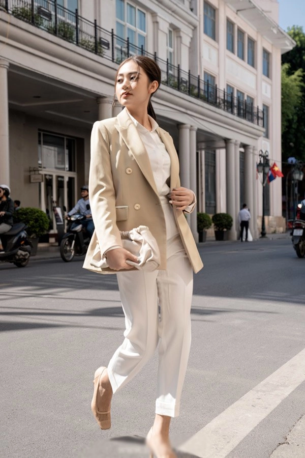 Đây là kiểu áo blazer hội sành điệu đua nhau diện vừa thanh lịch lại chuẩn xu hướng thu đông - 3