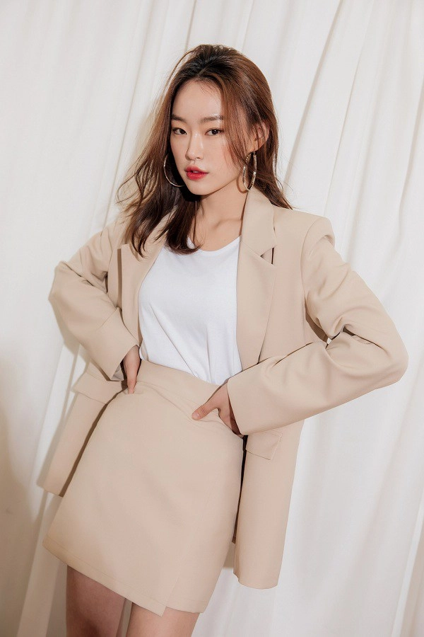 Đây là kiểu áo blazer hội sành điệu đua nhau diện vừa thanh lịch lại chuẩn xu hướng thu đông - 7