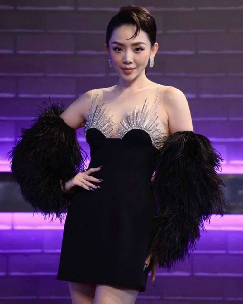 Đây là người phụ nữ xuất sắc vượt mặt hoa hậu đẹp nhất việt nam khi đụng váy áo - 1