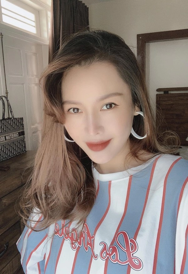 Đây mới là người đẹp phẫu thuật thẩm mỹ nhiều nhất nhì showbiz việt - 1