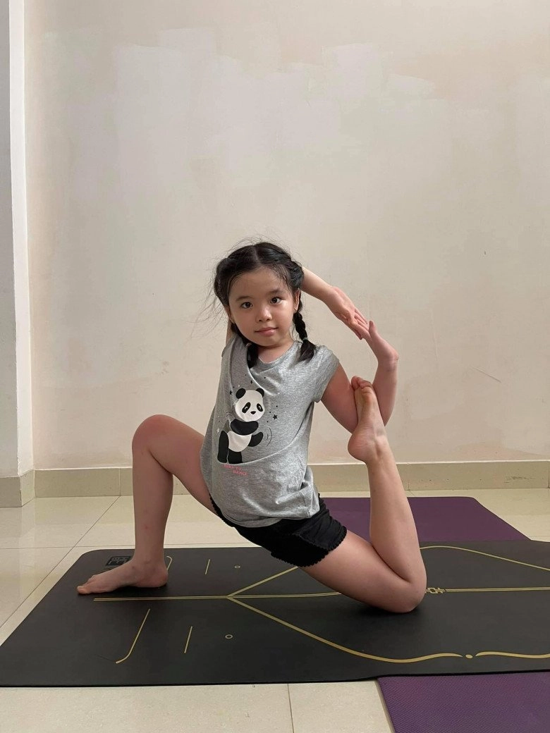 Đẻ con gái phương trinh jolie sẵn sàng cho phẫu thuật thẩm mỹ giống mẹ khi đủ 18 - 4