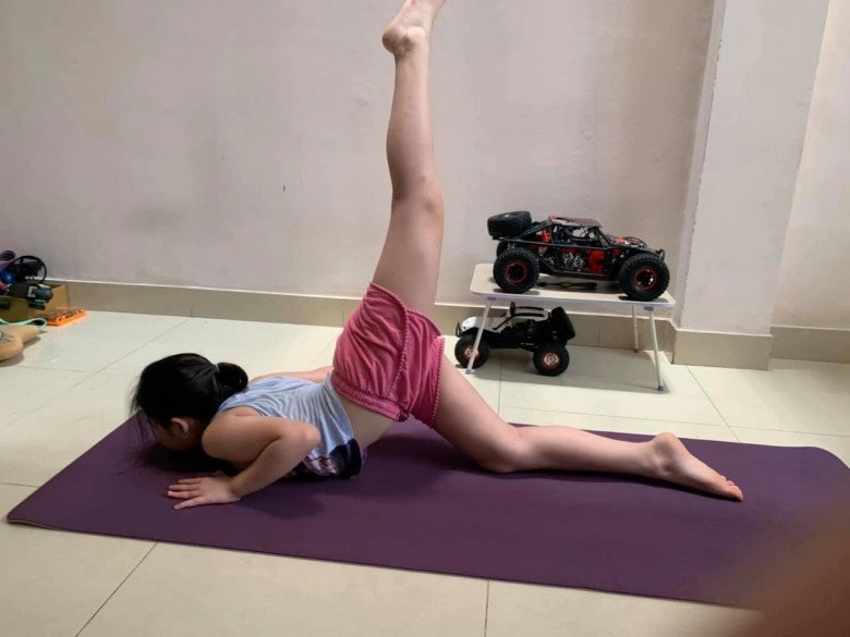 Đẻ con gái phương trinh jolie sẵn sàng cho phẫu thuật thẩm mỹ giống mẹ khi đủ 18 - 5