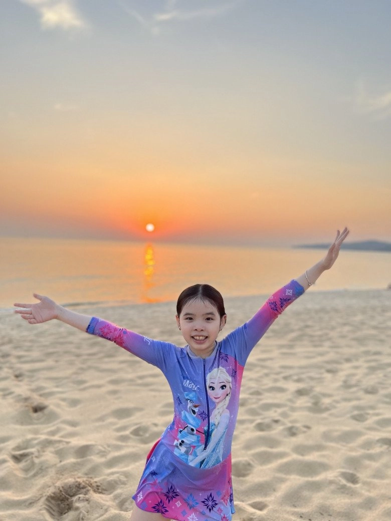 Đẻ con gái phương trinh jolie sẵn sàng cho phẫu thuật thẩm mỹ giống mẹ khi đủ 18 - 6