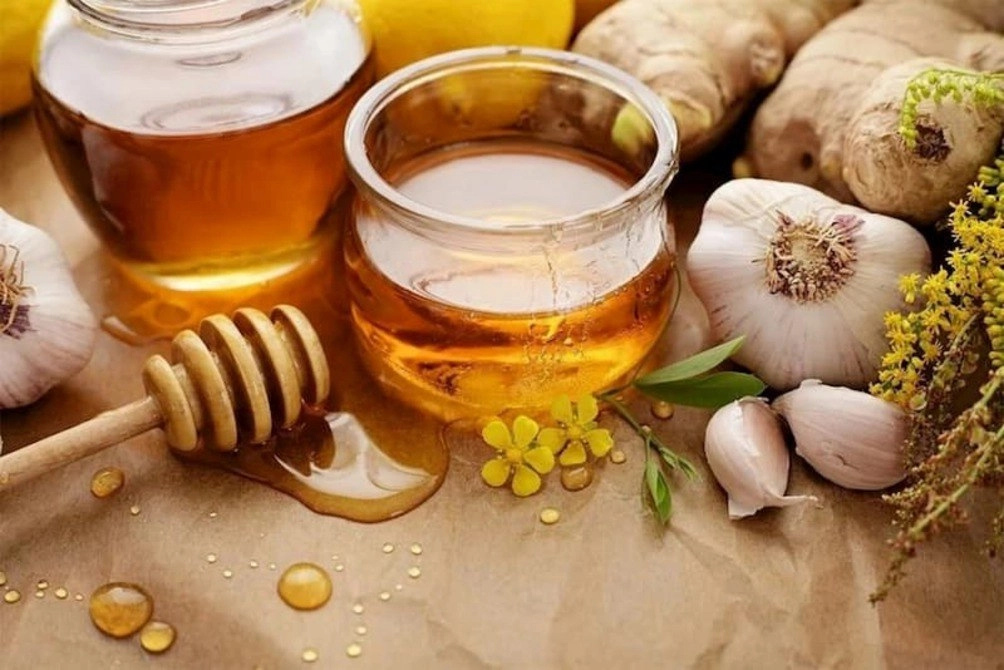 Để da trắng sáng đều màu nàng không nên bỏ qua những bí quyết làm đẹp từ mật ong này - 6