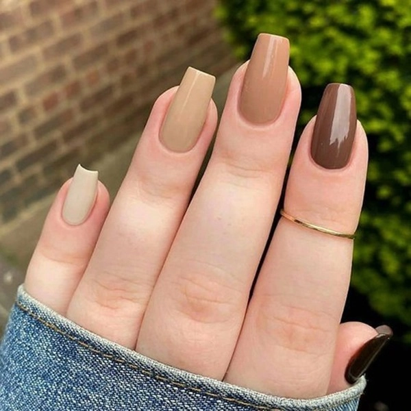 Để dành hết giãn cách đi làm đẹp chị em làm ngay 12 mẫu nail màu nude này - 3