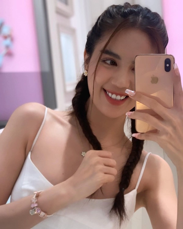 Đẹp lên nhờ răng sứ nhưng ngọc trinh lại có hố đen mất thẩm mỹ ở chân răng - 9