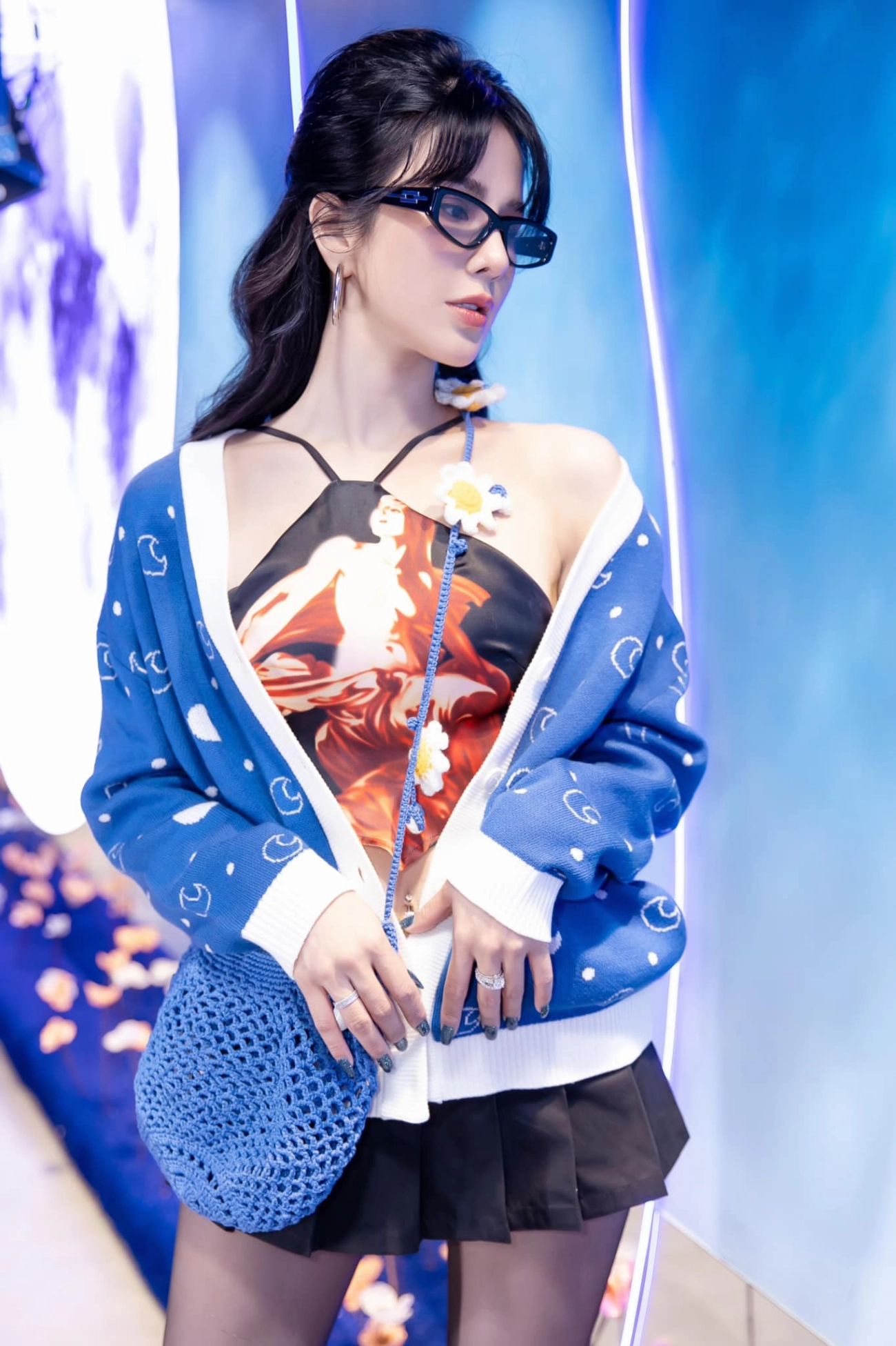 Đi du lịch diệp lâm anh nhận cơn mưa lời khen vì mặc đồng điệu với em chồng cũ - 11