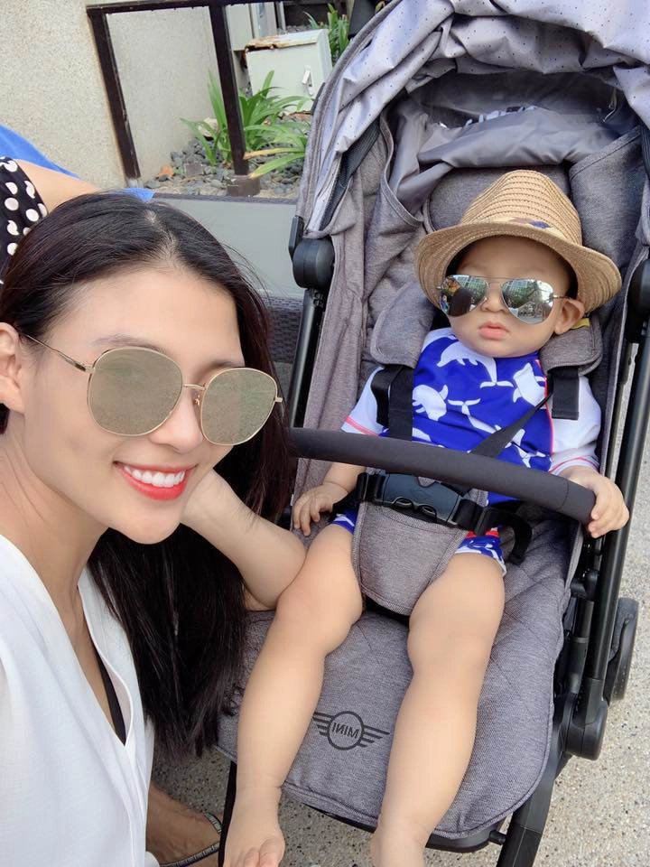 Đi từ thiện 2 tháng về thúy diễm khoe nhà mới đang xây cho con vui chơi tặng quà sang - 12