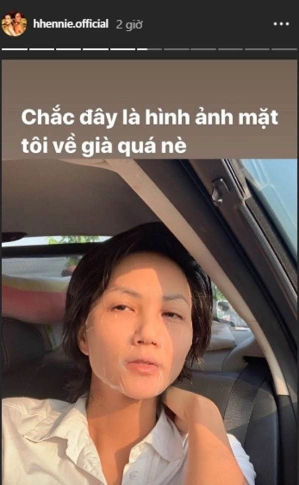 Dịch không có gì làm hhen niê makeup cho chị gái vô cùng chuyên nghiệp - 14