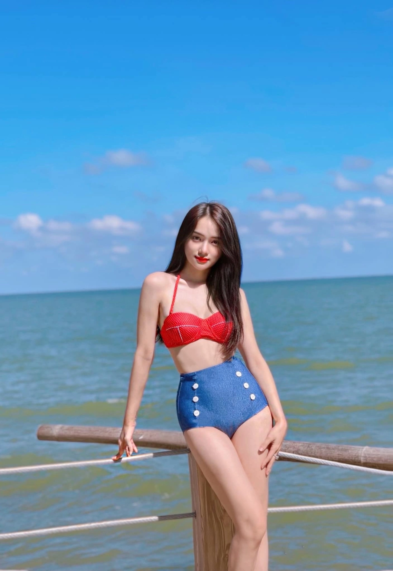 Diện chiếc đầm khoe thắt đáy lưng ong hương giang giờ đã không còn siêu mỏng như trước - 11