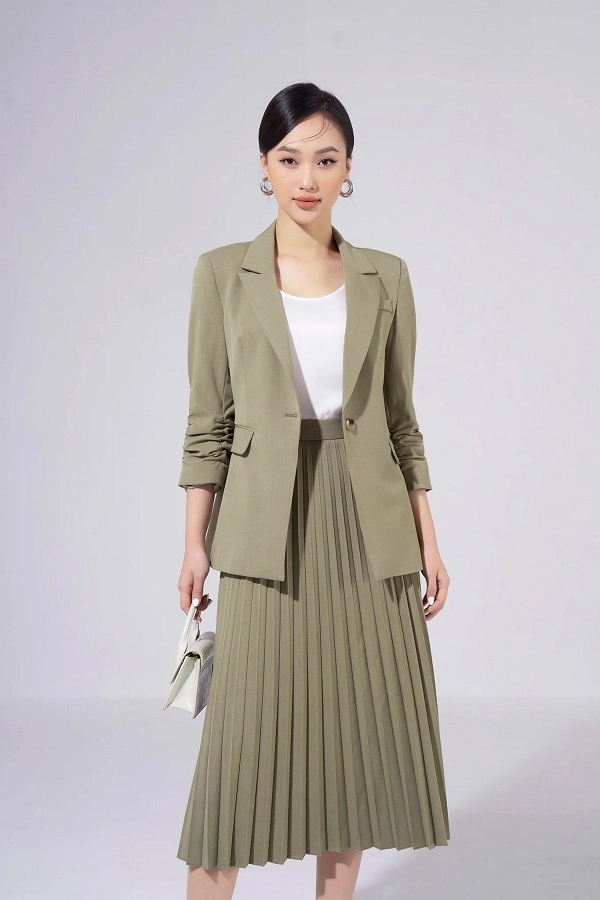Diện đồ khoe da thịt nơi công sở hội chị em văn phòng khiến đồng nghiệp phải đỏ mặt - 11
