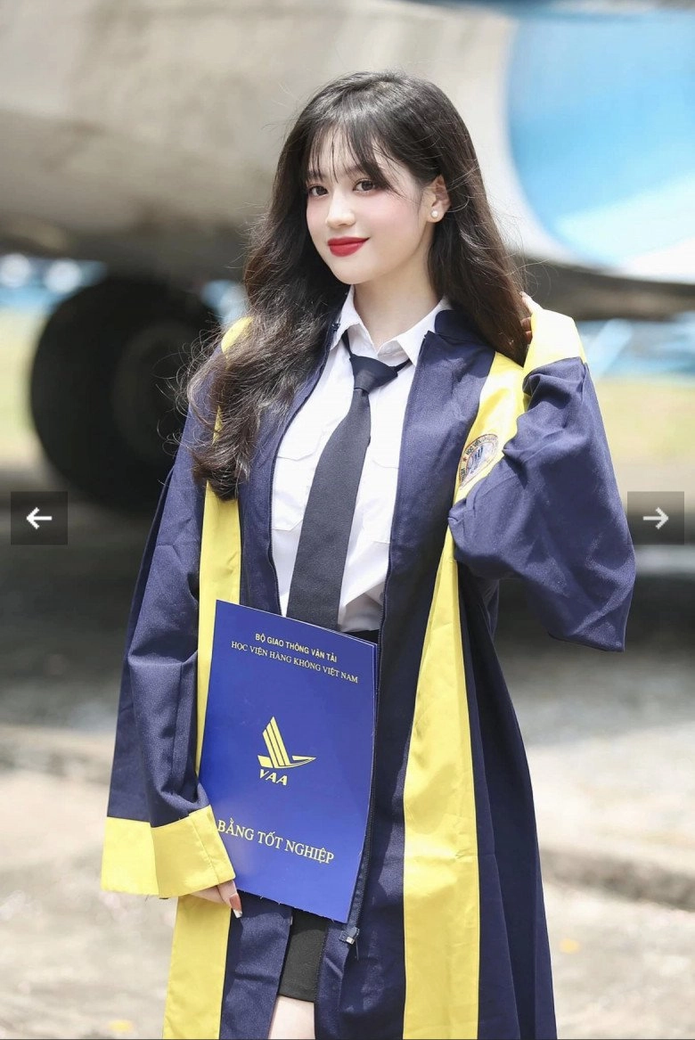 Diện đồng phục tốt nghiệp nữ sinh hàng không vẫn xinh đẹp như hoa hậu - 4