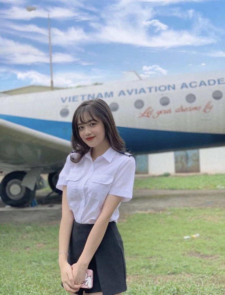 Diện đồng phục tốt nghiệp nữ sinh hàng không vẫn xinh đẹp như hoa hậu - 7