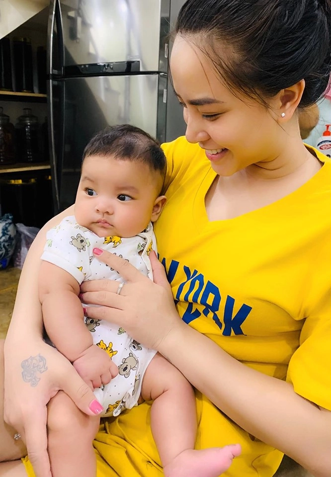 Diện mạo bụ bẫm đáng yêu của 2 nhóc tì vbiz được bố mẹ cho ăn chay trường từ bé - 15