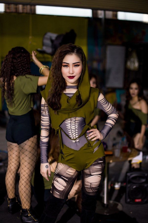 Diện quần tất rách võ hoàng yến lẫn hồ ngọc hà lọt hố mặc xấu mỹ nữ cai lậy được khen xuất sắc - 6