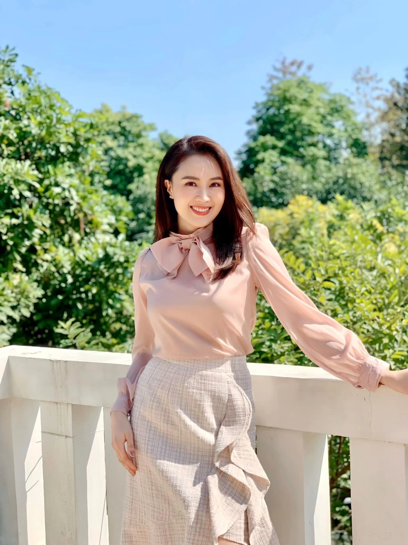 Diện set đồ len thường thường đi tắm nắng hồng diễm bị nổ comment xin in tư - 13