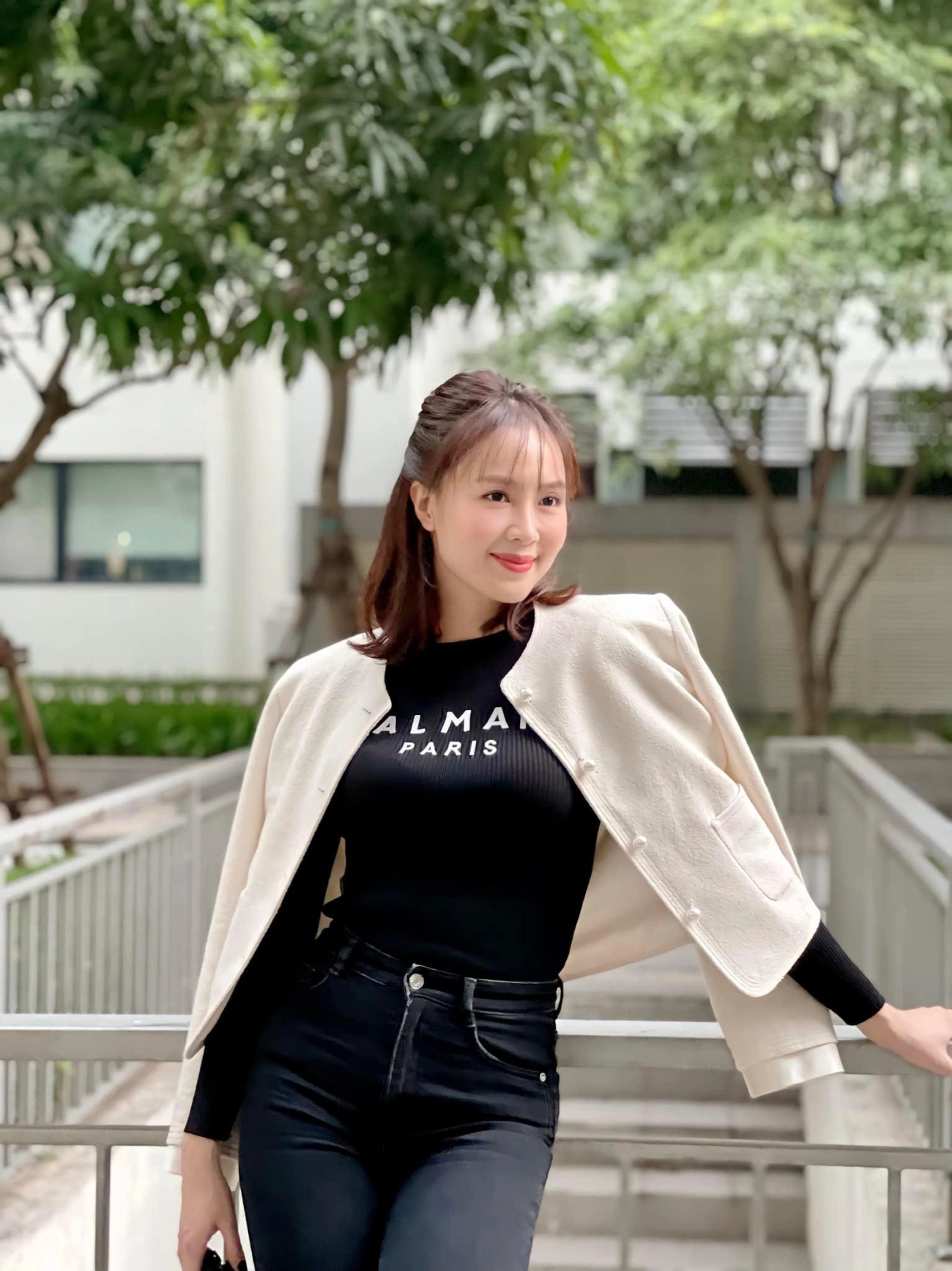 Diện set đồ len thường thường đi tắm nắng hồng diễm bị nổ comment xin in tư - 16