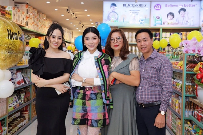 Diễn viên cao thái hà đến chúc mừng lễ khai trương chip chip luxury minh minh mom care spa - 2