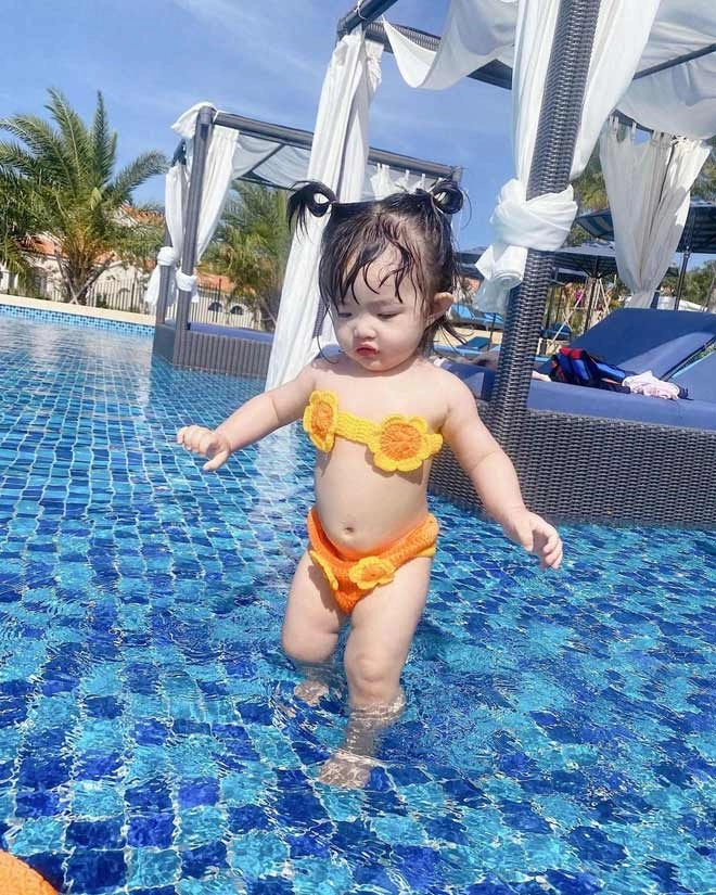 Đọ dáng siêu mẫu với bikini con hồ ngọc hà mặt xinh chân dài con võ hạ trâm mỡ màng - 5