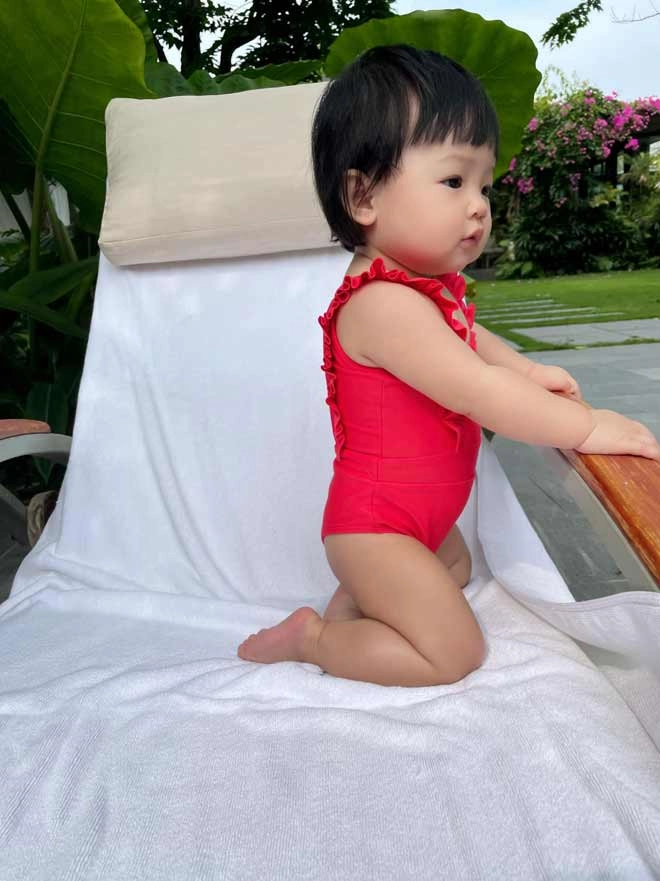 Đọ dáng siêu mẫu với bikini con hồ ngọc hà mặt xinh chân dài con võ hạ trâm mỡ màng - 9