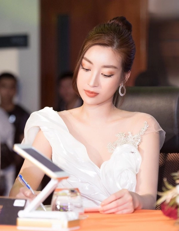 Đỗ mỹ linh lần đầu công bố tiền thi hh việt nam nghe xong ai cũng nể phục - 9