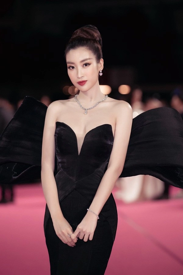 Đỗ mỹ linh lần đầu công bố tiền thi hh việt nam nghe xong ai cũng nể phục - 11